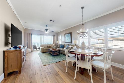 Independence Square Apartment | On The Rocks 3