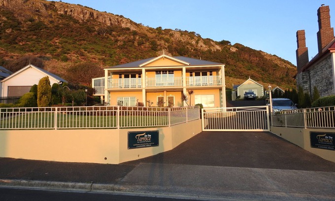 Stanley Apartment | On The Terrace Stanley