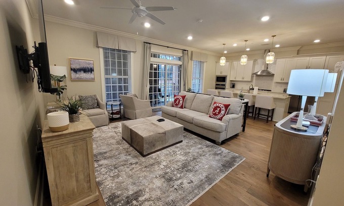 Tuscaloosa Condo | On The University Strip ~ 5 Blocks From The Stadium