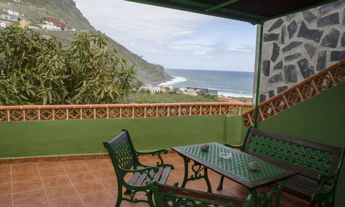 Hermigua Villa | ONDINA RURAL HOUSE "B" FREE WIFI AND NATURAL POOLS