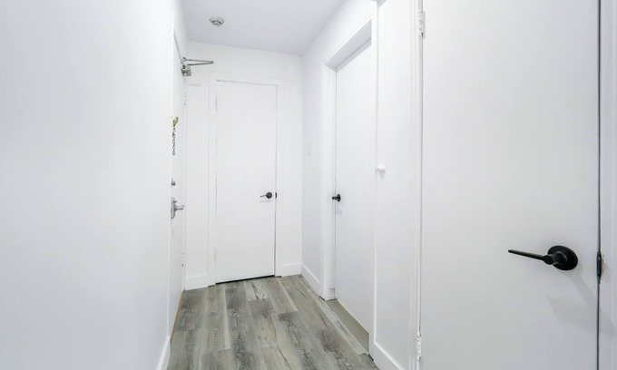 Cote-Des-Neiges—Notre-Dame-De-Grace Apartment | One and Two Bedroom Apartments Near HEC & Université de Montréal Campus