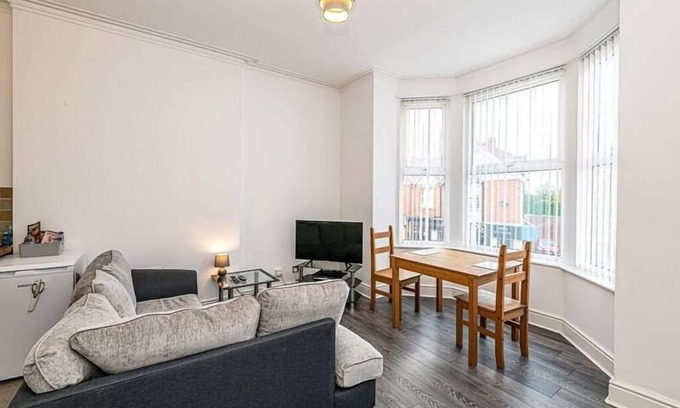 Colwyn Bay Apartment | One bed holiday apartment Colwyn Bay