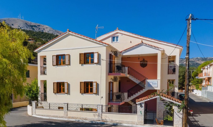 Agia Efimia Apartment | One-bedroom Apartments in the Agia Efimia center