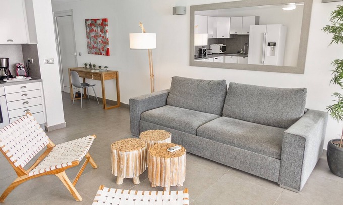 Grand Case Apartment | One-Bedroom Apartment first floor up to 2 guests, located on the beach