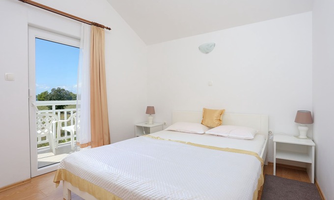 Rogoznica Apartment | One bedroom apartment with terrace and sea view Rogoznica (A-4162-c)