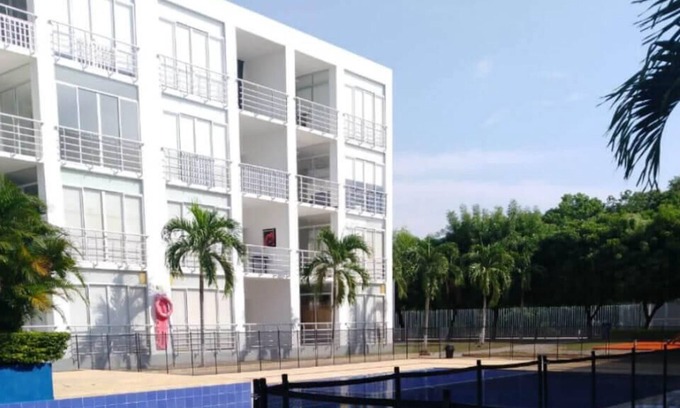 Flandes Apartment | One-bedroom apartment with a pool close to restaurants!