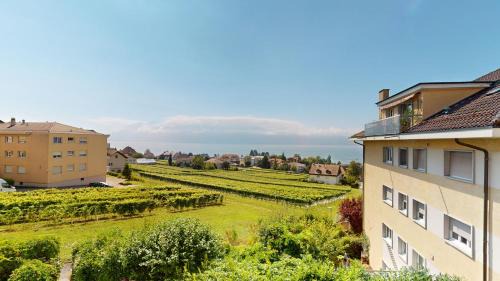 Pully Apartment | One-bedroom apartment with lake view