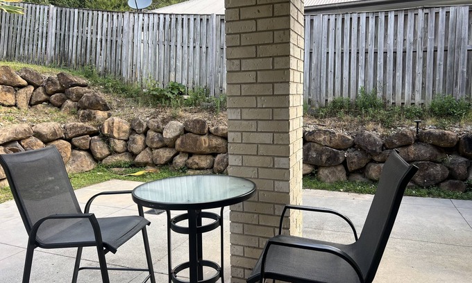 Pacific Pines House | ONE bedroom available in a Modern spacious home