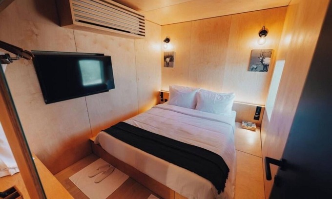 Al Mirfa Cabin | One Bedroom Cabin Near Al Mugheirah Bay Abu Dhabi