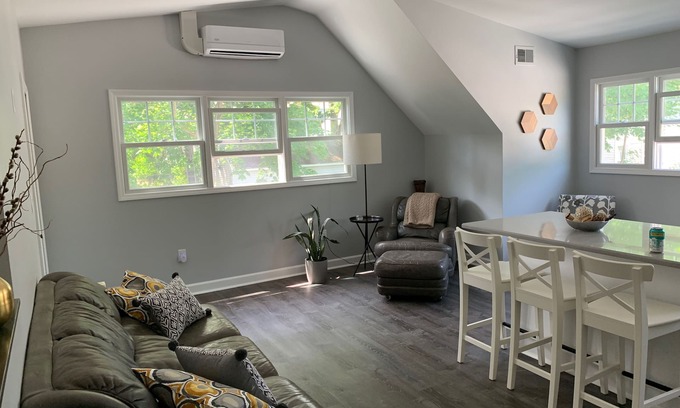 Allmendinger Heights House | One Bedroom Carriage House Near U of M Campus and Athletic Facilities