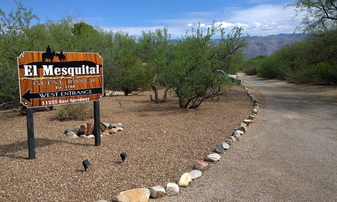 Tanque Verde House | One Bedroom Casita on Guest Ranch in beautiful Tanque Verde Valley in Tucson!