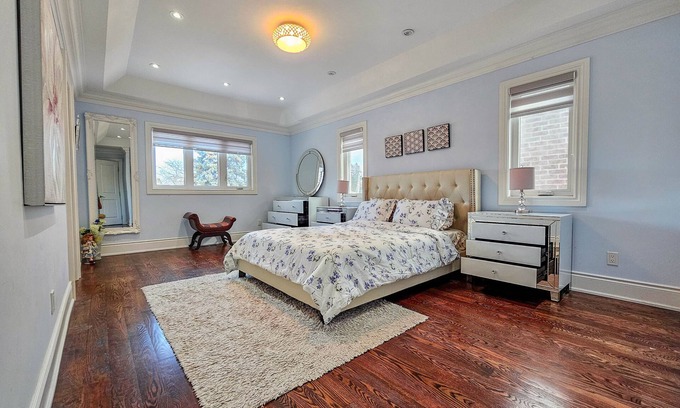 Scarborough Junction House | One bedroom Ensuite, Step to Scarborough Go Station,15 mins to Toronto Downtown