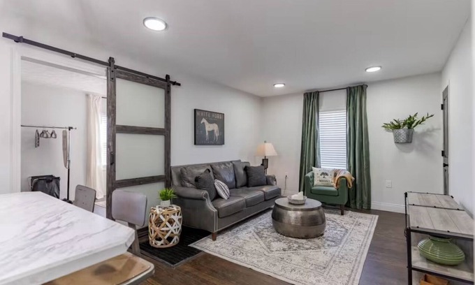 Elizabethtown House | One bedroom home in downtown Etown