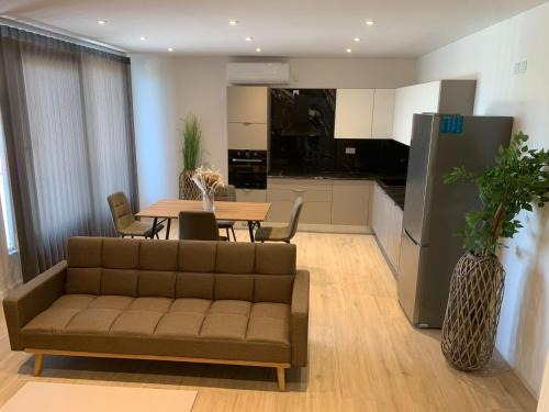 Ta' Pennellu House | One Bedroom in New Apt Mellieha- Blue Room 2
