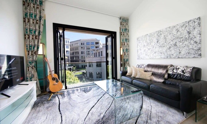 Auckland Central Business District Apartment | One-bedroom loft in Viaduct by Zodiak Stays