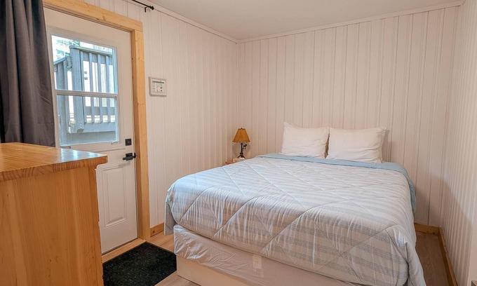 Ucluelet Cottage | One Bedroom Suite | Ocean View