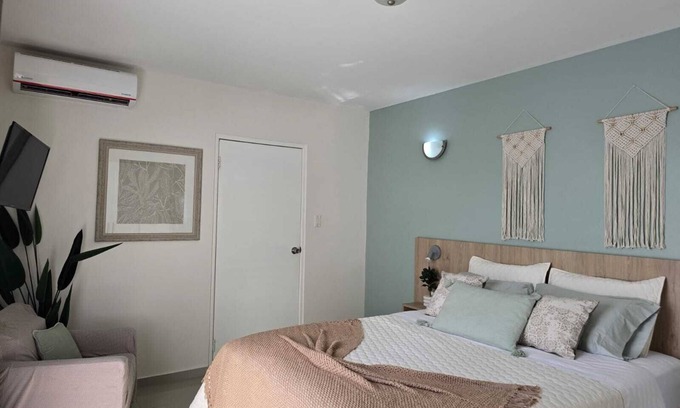 Cunucu Abao Apartment | One Bedroom vacation apartment Aruba, pool, walking distance to Eagle Beach!