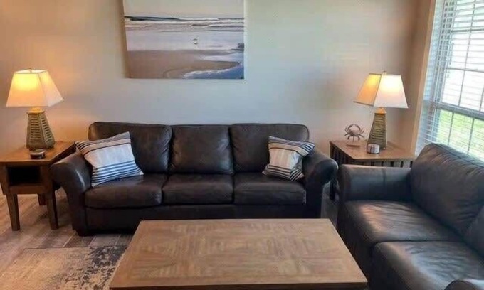 Port Aransas Condo | One Block from Beach-Pelicans Landing! - Unit 1405 - Island Dunes Condo's