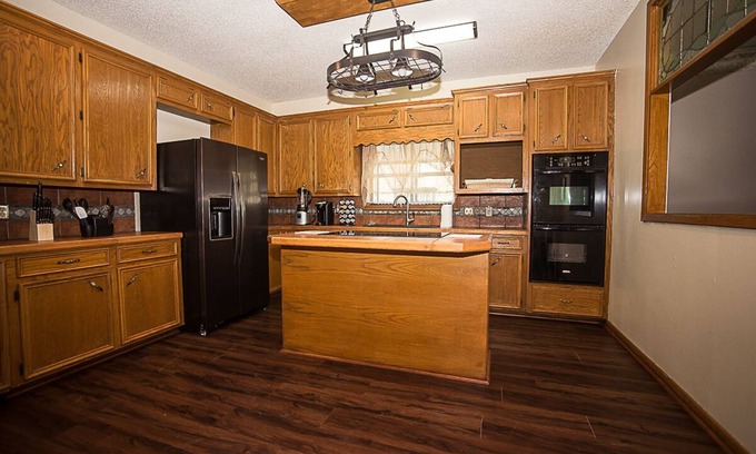 Ruston Apartment | One Luxury King Suite with private bath. We also have add'l rooms available.