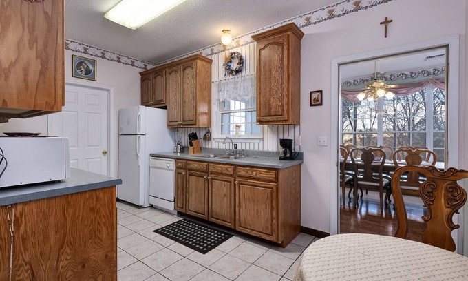 Hanceville House | One Mile from the Shrine of the Most Blessed Sacrament