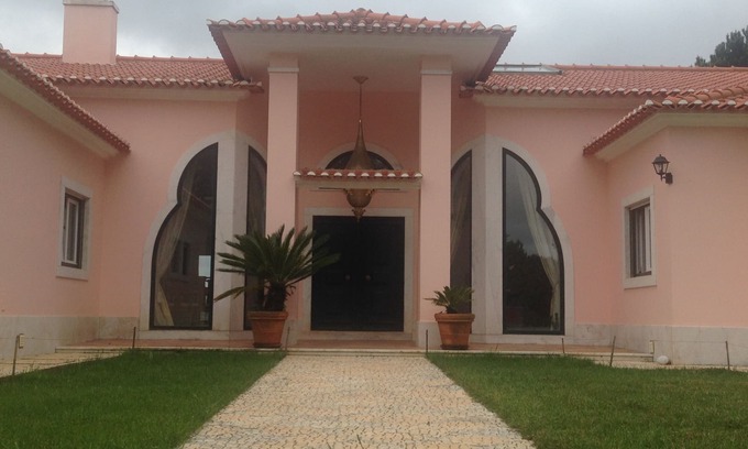 Sintra Bed & Breakfast | One of a Kind ! Lovely Farm with Observatório Astronomy and Animals. Big Rooms