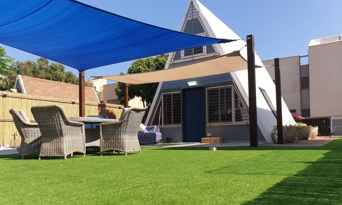 Hof HaCarmel House | One of a kind triangle beach house-less than a minute walking to a secret beach!