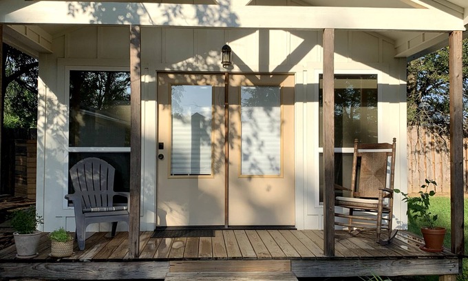 Ben Wheeler House | One of five modern bungalows~1st Monday Trade Days, Music, Festivals, East Texas