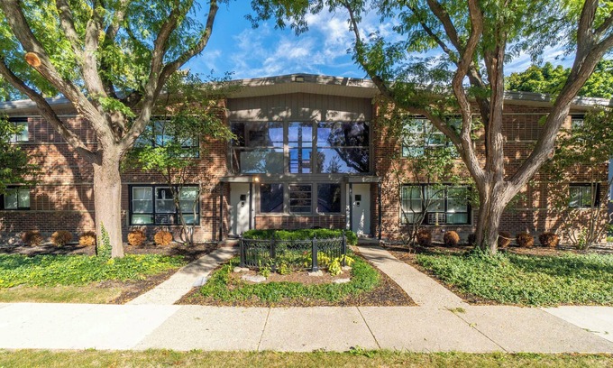 Drayton Plains Apartment | ONE11 Residences Apartment - Royal Oak