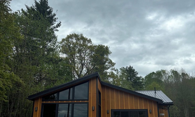 Cleveland House | Oneida Lake Jewels, Anna's Place: Stay and Play! 3 miles from Sylvan Beach!