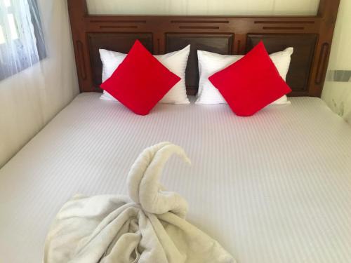 Talpe Bed & Breakfast | Oneida Villa & Restaurant
