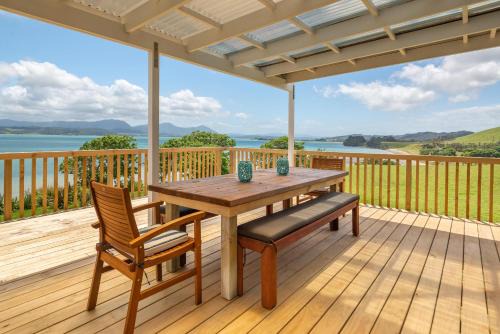 Opononi House | ONEPU MOANA 4-6 Bdr Holiday Home