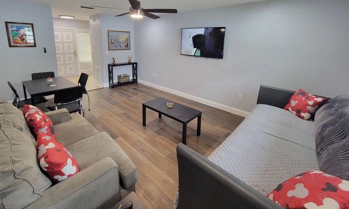 Cypress Gardens House | 💎Only 1 mile from Legoland🎢💎Modern spacious apt with Full kitchen 🙂