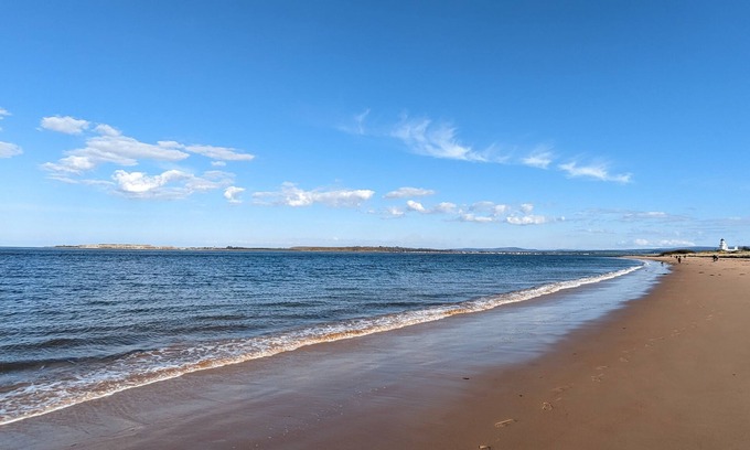 Fortrose Ski Chalet | Only 10 Second Walk to the Beach -Watch Dolphins from the comfort of the lodge.