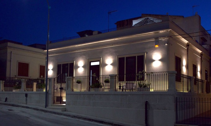 Noto House | Only 350mt from the historic center! Recently renovated Art Nouveau house