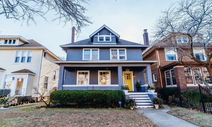 Rogers Park House | Only Urban Beach House in Chicago