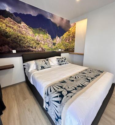 Faaa House | Ononui Lodge Airport, Ocean-View, Private Bathroom and Balcony, Free WiFi and Parking, On-Site Car Rental