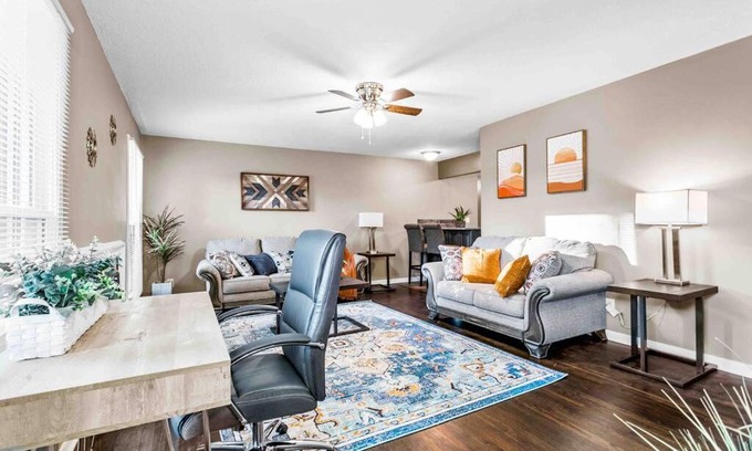 Overland Park Apartment | OP Gem/Perfect for Families/Adorable