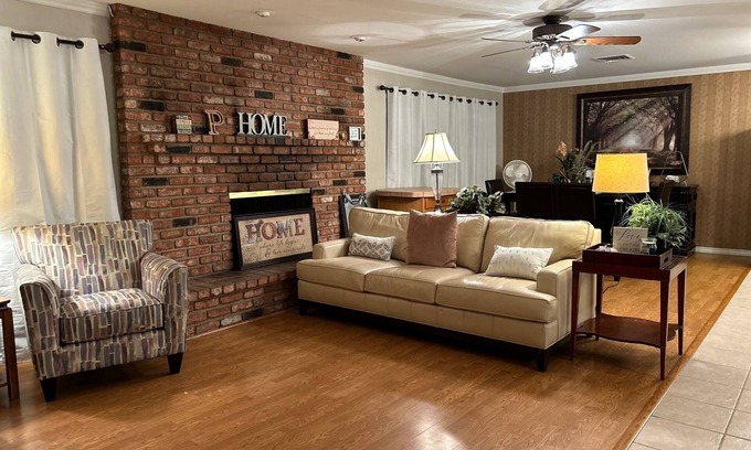 Spring Valley House | Open and Serene Home with Extra Parking Centrally Located Near Strip & Airport!