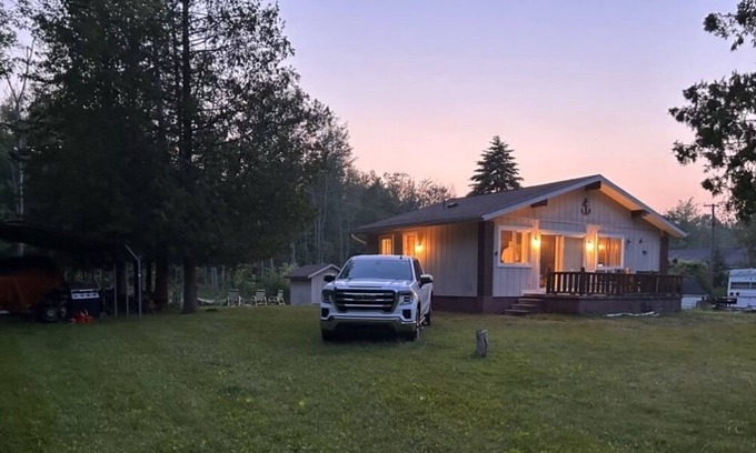Port Hope Cottage | !OPEN BOOK for summer 24’! Port Hope cottage across from Lighthouse County park.