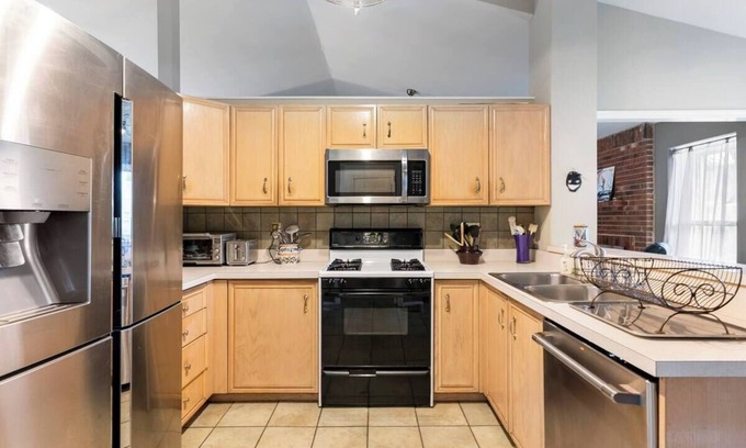 Olivette House | Open Concept Beauty, 4BD/3BA, on Quiet Cul-de-sac