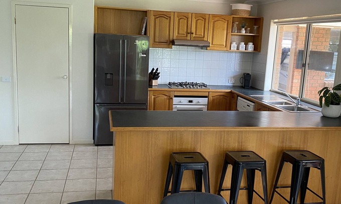 Warrnambool House | Open Family Friendly, 4 Bedroom House