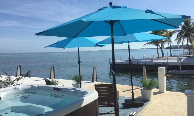 Marathon House | Open Ocean View, Private Hot Tub, Ice Machine, Moor 26' Boat!