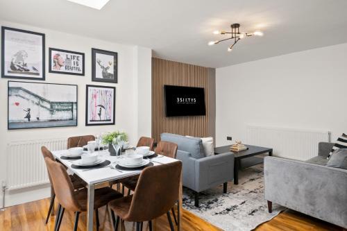 North Acton Apartment | Open plan living I Extended stays I free parking