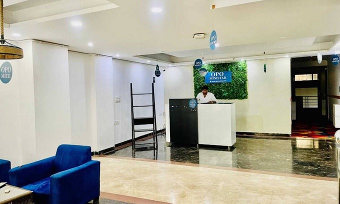 Sector 51 Hotel | Opo Ministar Hotel
