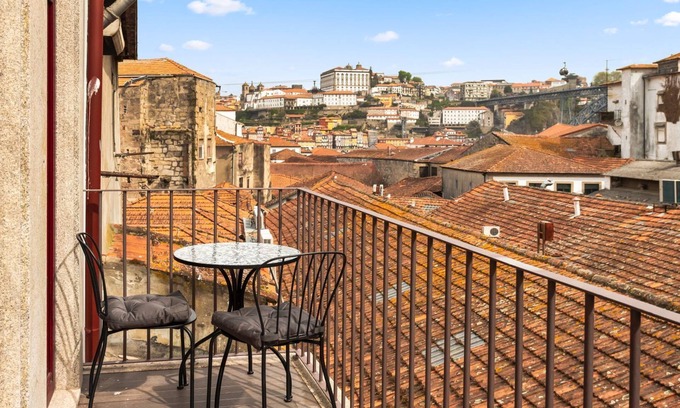 Santa Marinha Apartment | Oporto Home Wine Cellars - Estúdio com Varanda 3T