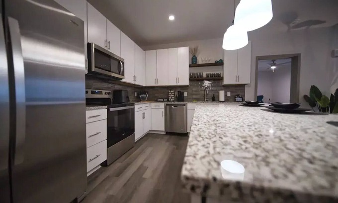 Forest Park Apartment | Optimum - Rock Out and Relax!