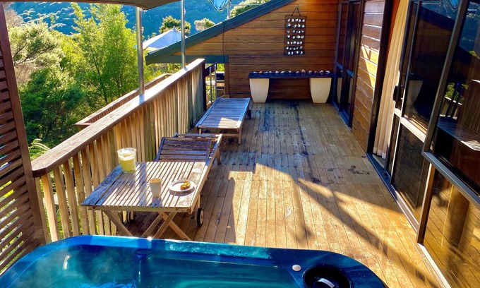 Opua House | Opua kiwi forest retreat with complementary catered yacht charter by master chef