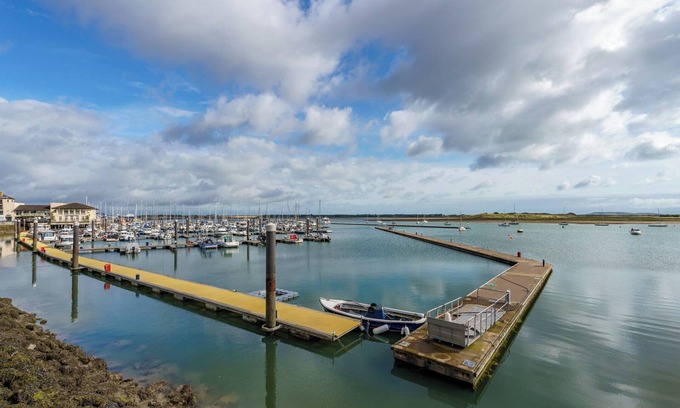 Malahide Apartment | Opulent - Fully Furnished, 1 Bedroom Apartment