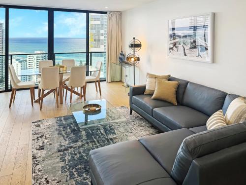 Broadbeach Apartment | Oracle Tower 2 23rd floor