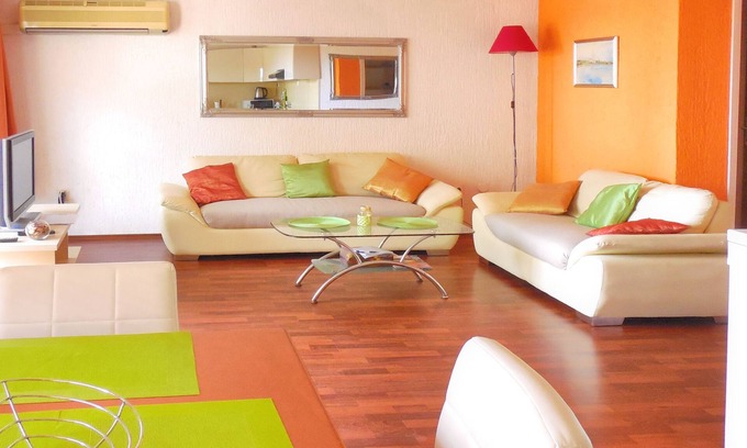Bacvice Apartment | Orange Bamboo Suite- Fantastic Apartment near the beach and old town